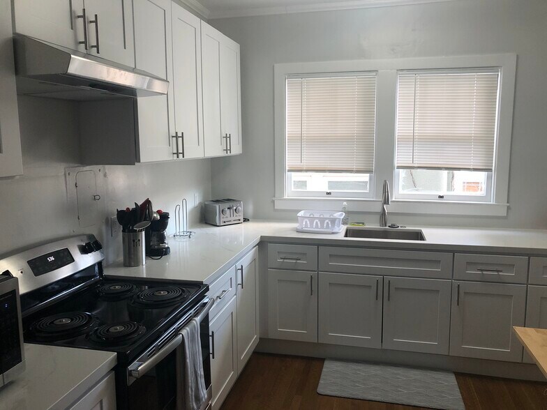 Building Photo - 1722 Walnut St