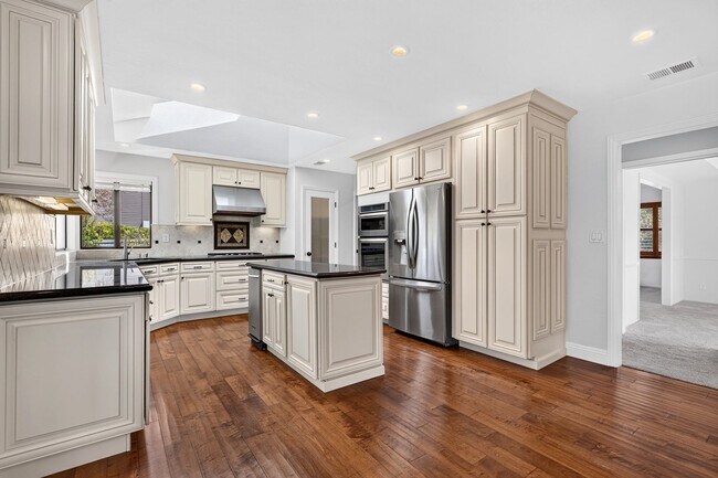 Building Photo - 1837 Lackland Dr