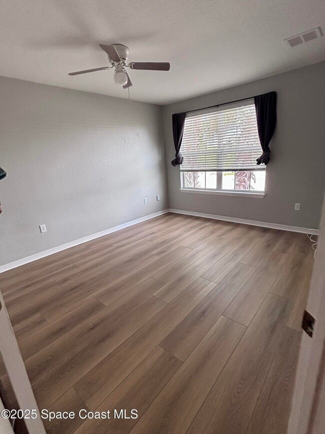 Building Photo - 100 Colibri Way