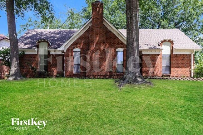 Primary Photo - 970 Hawkview Dr