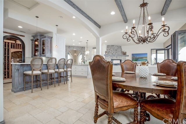 Building Photo - 736 Esplanade