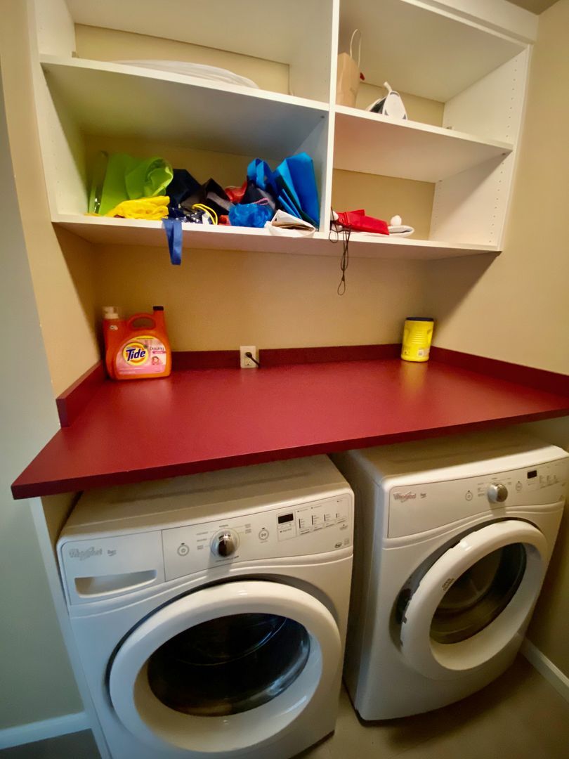 Building Photo - Welcome to the Claremont community in the Renton Highlands!