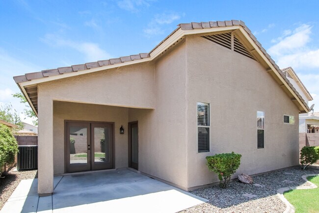 Building Photo - 9038 W Villa Maria Dr