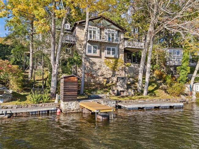 Building Photo - 50 Cove Rd