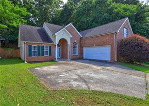 Building Photo - 1553 Ravens Run