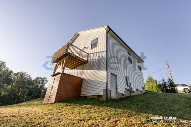 Building Photo - 106 Snyder Ct NE