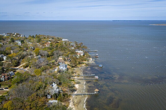 Building Photo - 219 Patane