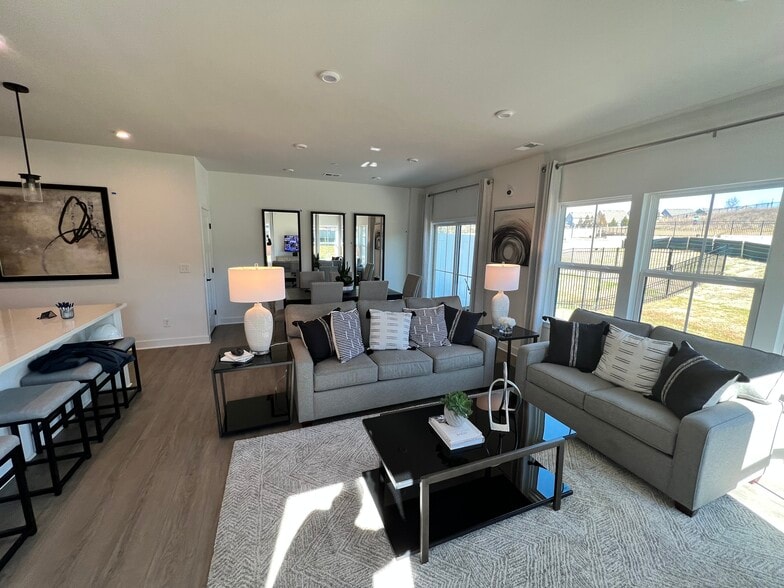 Building Photo - 180 Climbing Ivy Cir