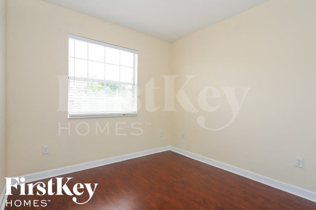 Building Photo - 2412 NE 41st Pl