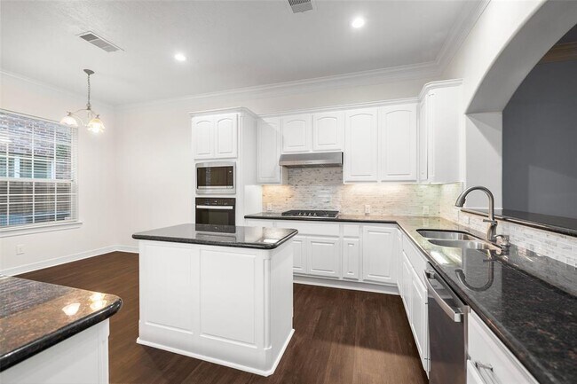 Building Photo - 1518 Olive Park