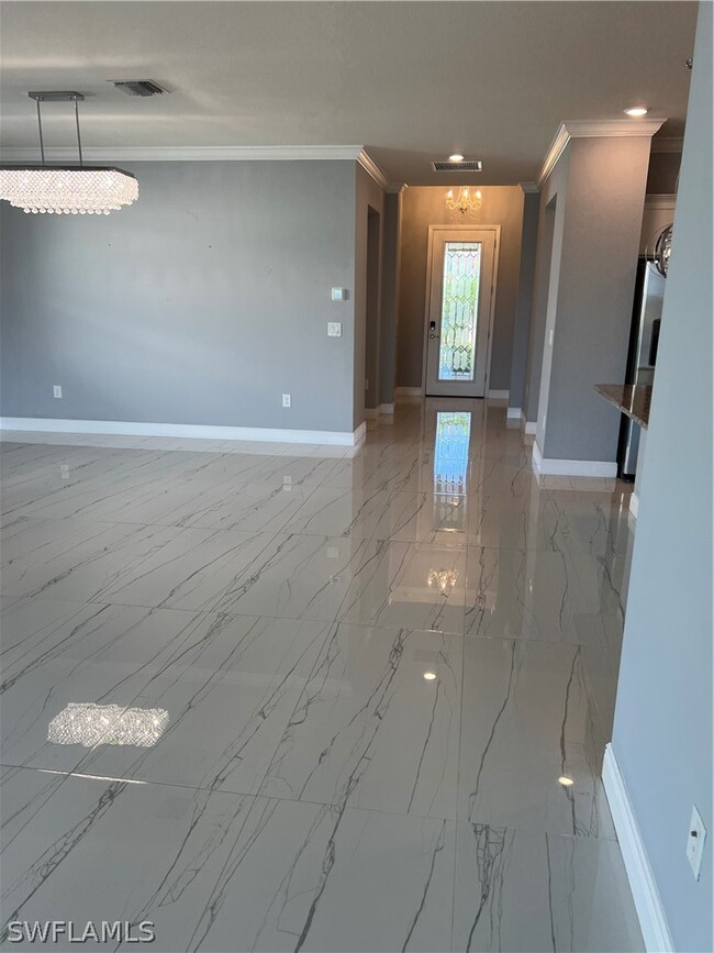 Building Photo - 4351 Bluegrass Dr