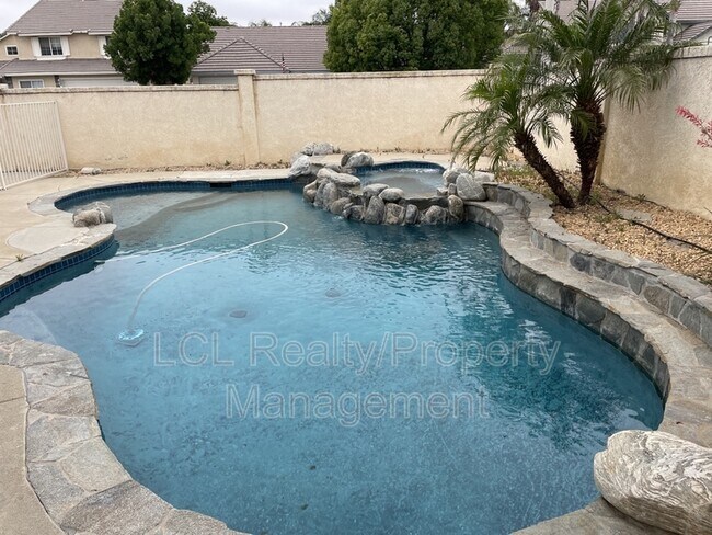 Building Photo - 30322 Marne Way