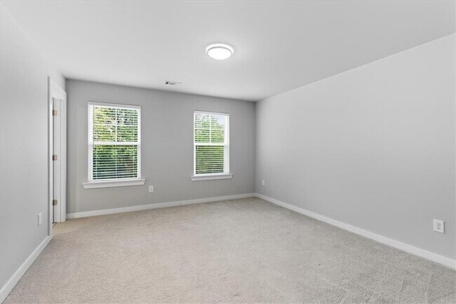 Building Photo - 2030 Main St NW