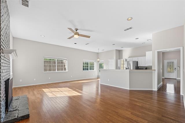 Building Photo - 2704 Picasso Pl