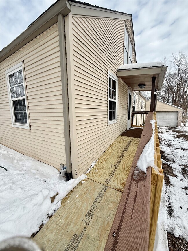 Building Photo - 56 Pine Trail