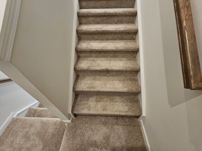 Building Photo - Like New Townhome in Mint Hill