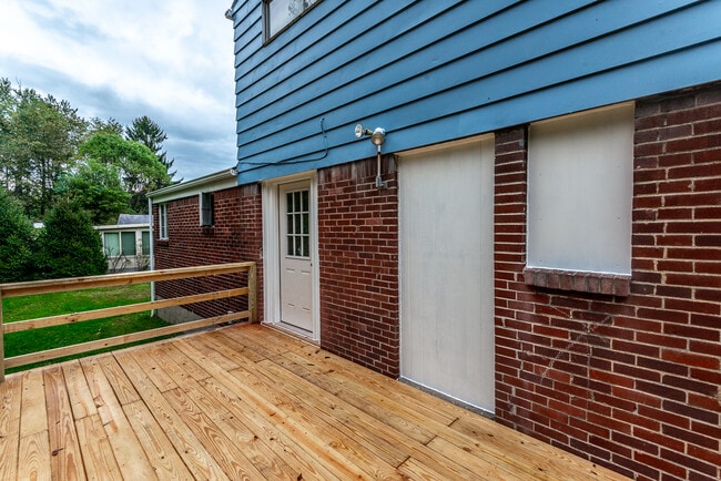 Building Photo - 2533 Sylvania Dr