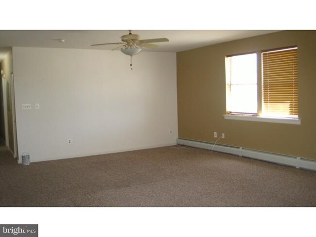 Building Photo - 169 Bate Ave
