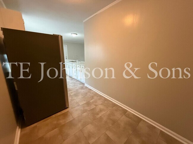 Building Photo - Charming 2 Bedroom Home with Rocking Chair Front Porch Near Downtown Winston-Salem