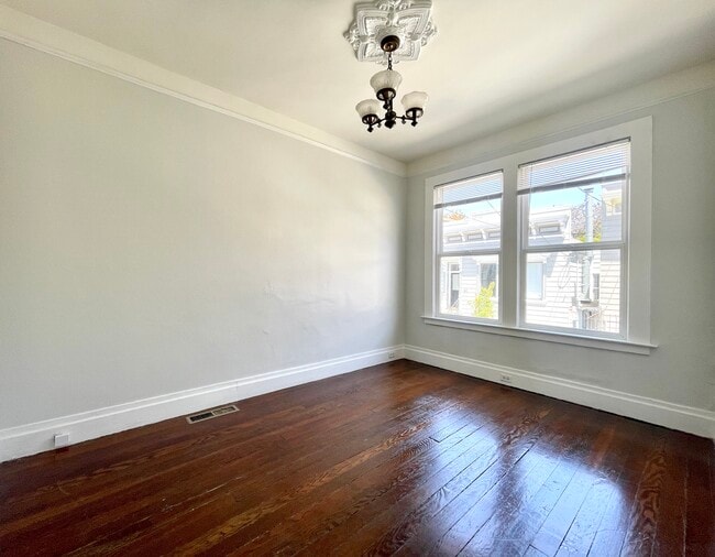 Building Photo - 34 Abbey St