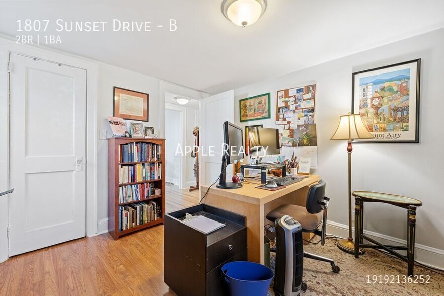 Building Photo - 1807 Sunset Dr