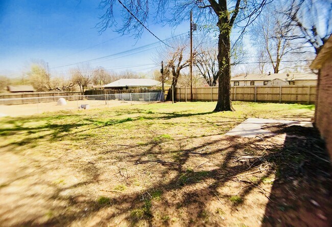 Building Photo - 1012 Mallard Dr