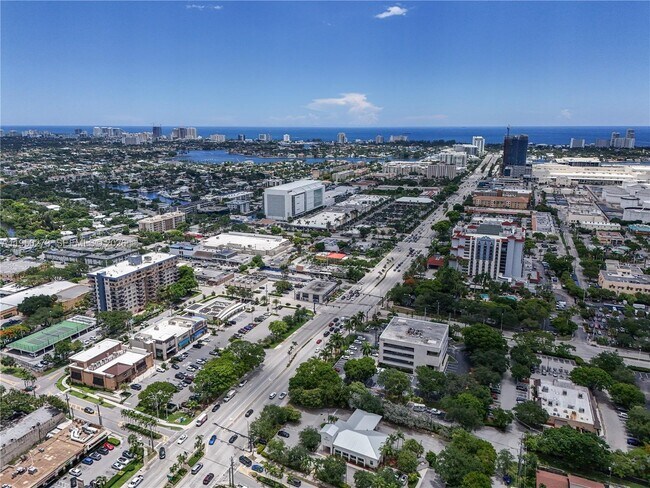 Building Photo - 1625 SE 10th Ave