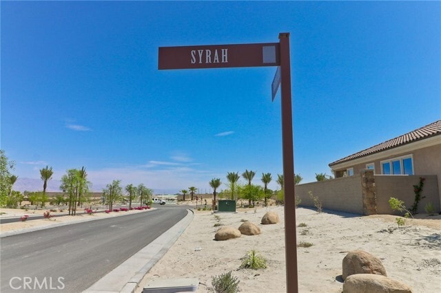 Building Photo - 77 Syrah