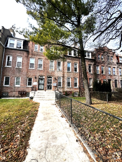 Building Photo - 10410 S Maryland Ave