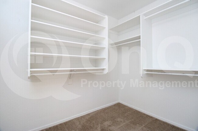 Building Photo - 9953 E Onza Ave