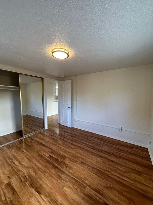 Building Photo - 809 Willard. New pictures coming soon!!