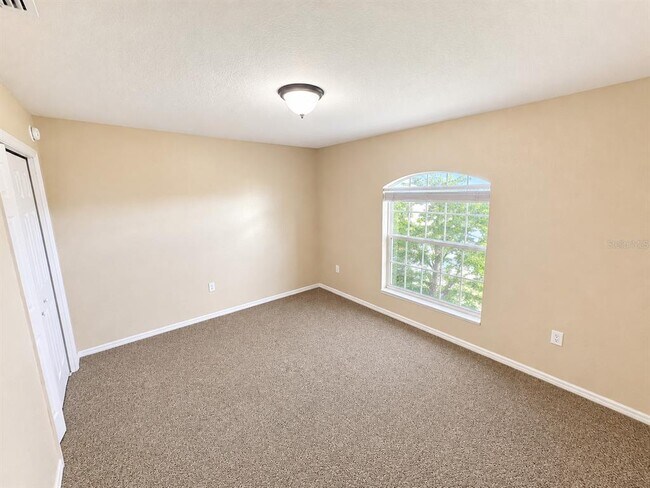 Building Photo - 4876 Summerfield Cir