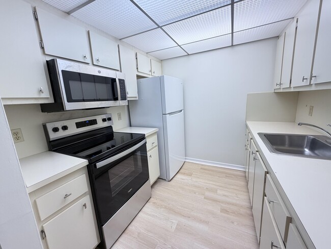 Building Photo - 100 SW 132nd Way