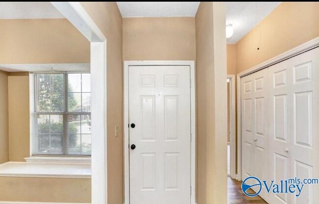 Building Photo - 111 Bentworth Ln