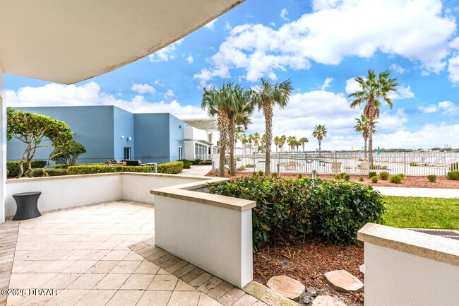 Building Photo - 241 Riverside Dr