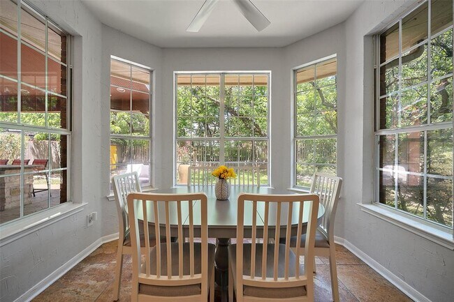 Building Photo - 6915 Gentle Oak Dr
