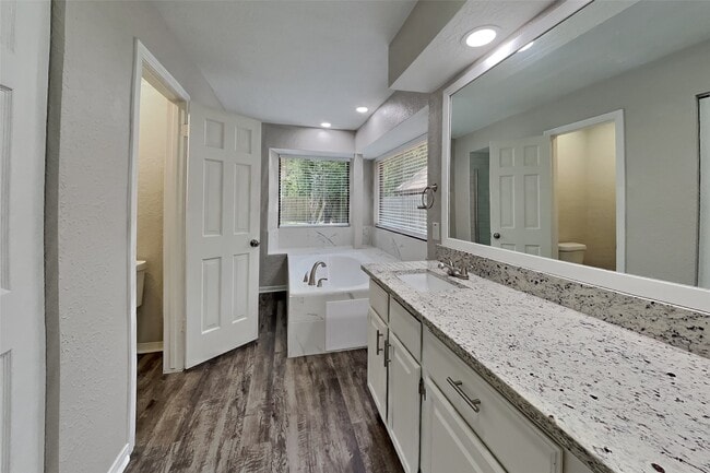 Building Photo - 3806 Village Oaks Dr