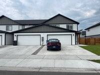 Building Photo - 701 Halfpipe St