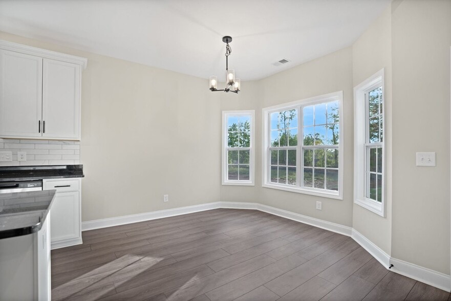 Building Photo - 502 N Halifax Ct