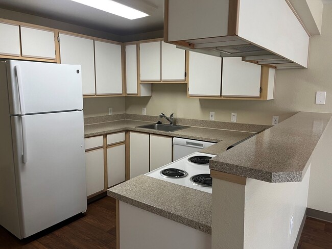 Interior Photo - Trailside