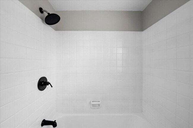 Building Photo - 16283 Carlisle St