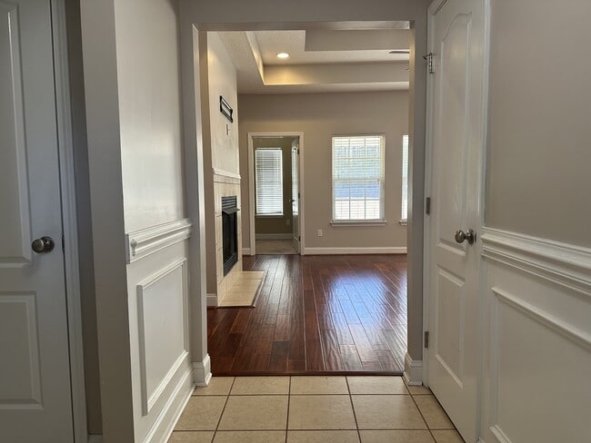 Building Photo - 59 Forest St NE