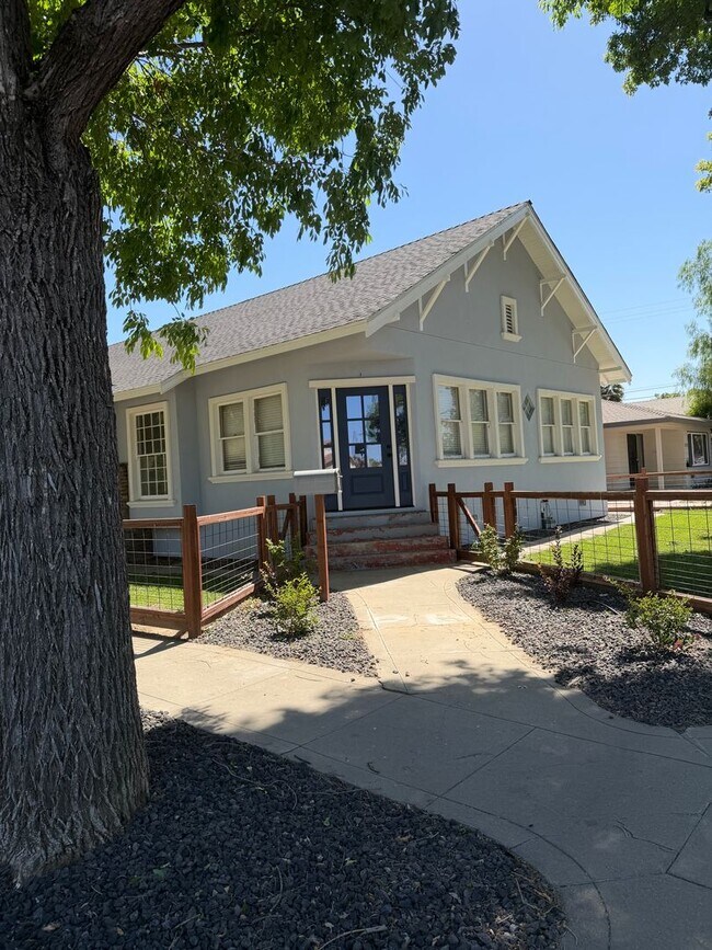 Building Photo - Warm and Charming 2 Bedroom Home in Newman for Rent!