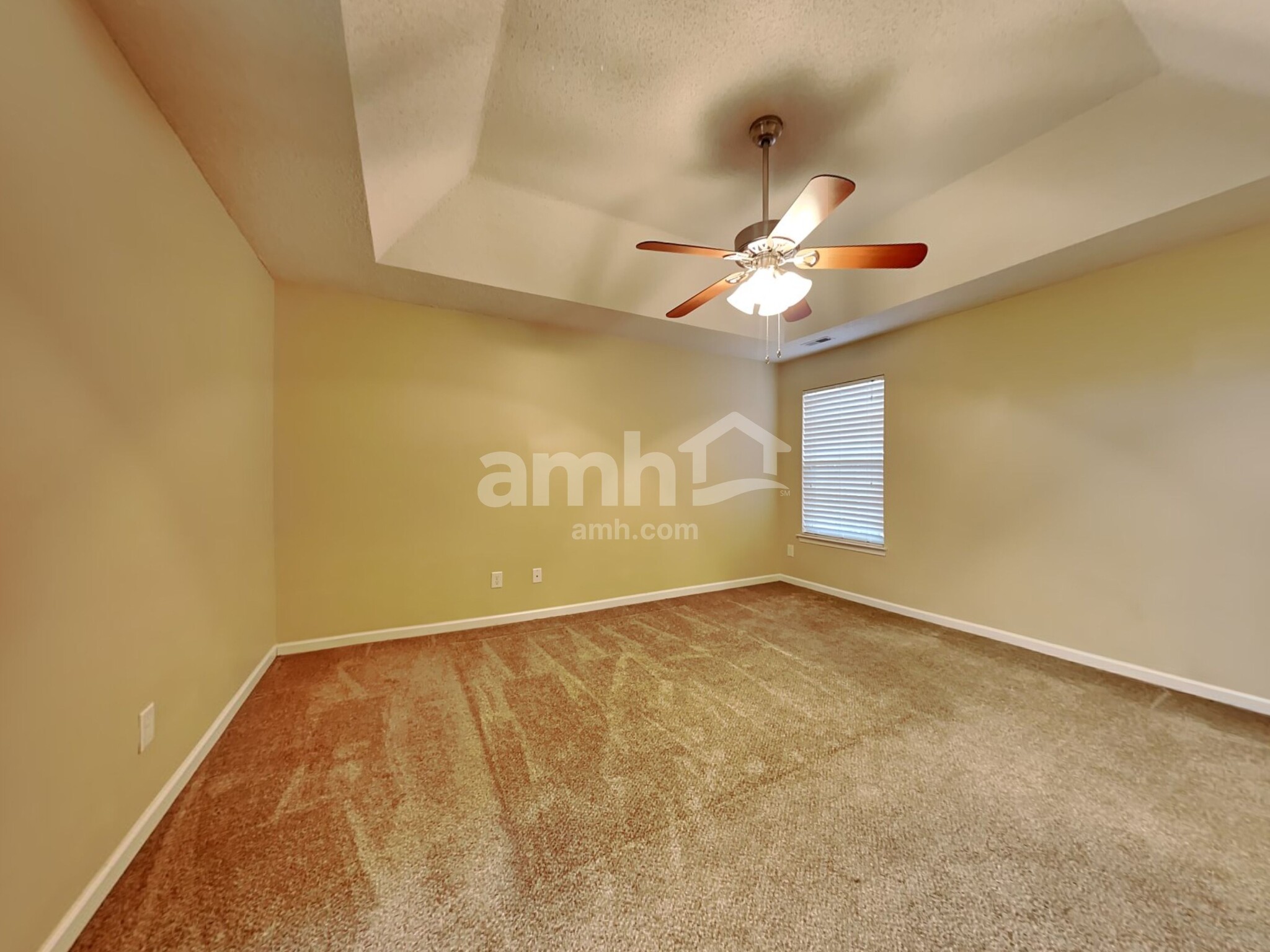 Building Photo - 136 Trickle Dr