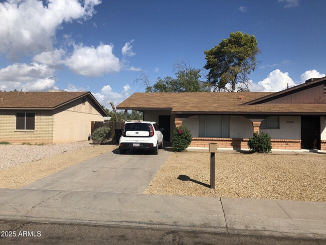 Building Photo - 26 E Duke Dr