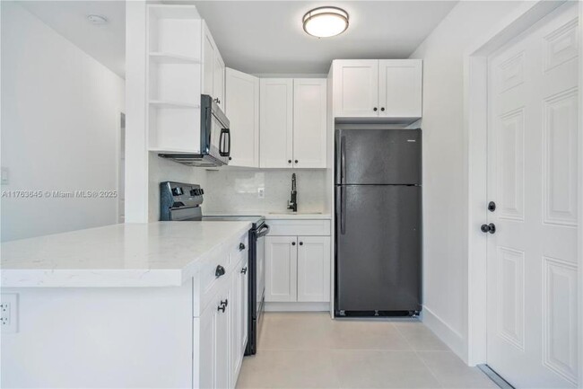 Building Photo - 2 bedroom in North Miami FL 33161