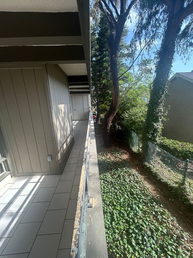 Building Photo - ***NEWLY RENOVATED 2 bed, 2 bath Townhouse in Carlsbad / La Costa - Available 06/01***