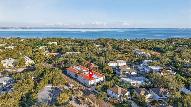 Building Photo - 5601 Bayshore Blvd