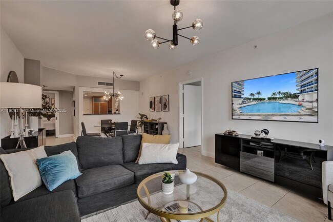 Building Photo - 9559 Collins Ave