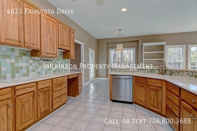 Building Photo - 4633 Fairvista Dr